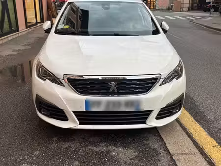 Peugeot 308 1.5 HDi 130
