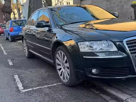 Audi A8 V8 4.2 FSI 350 quattro