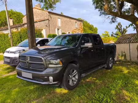 Dodge RAM 1500 V8 5.7