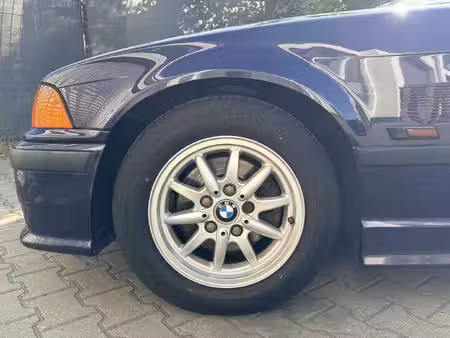 BMW Série 3 318i 1.8 115