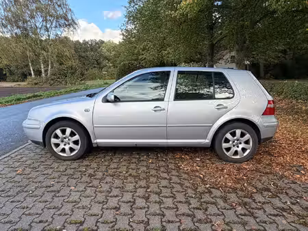 Volkswagen Golf 1.6 102