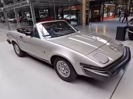 Triumph TR7