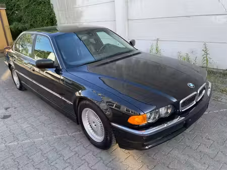 BMW Série 7 735i 3.5 238