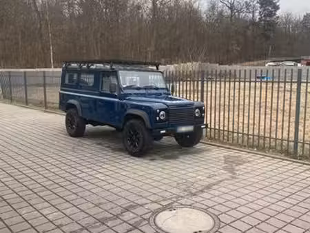 Land Rover Defender 2.5 122