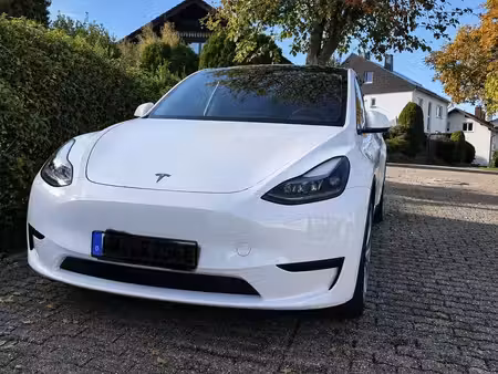 Tesla Model Y Grande Autonomie 275