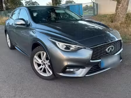 Infiniti Q30 1.5 109