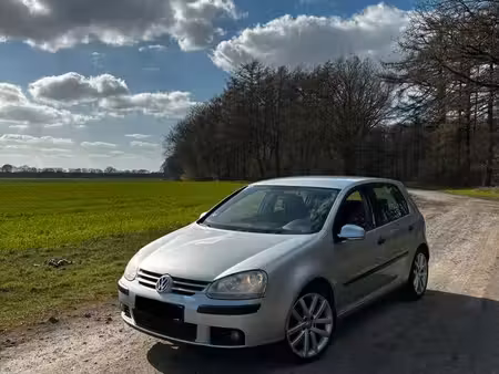 Volkswagen Golf 1.6 102