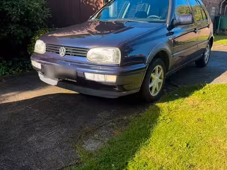 Volkswagen Golf 1.6 75