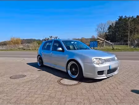 Volkswagen Golf 2.3 170