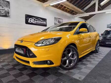 Ford Focus ST 2.0 EcoBoost 250