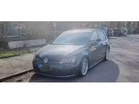 Volkswagen Golf GTI 2.0 TSI 220