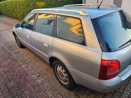 Audi A4 V6 2.4 165