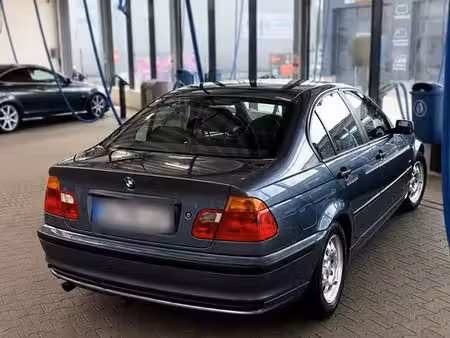 BMW Série 3 318i 1.9 118