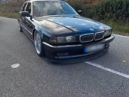 BMW Série 7 735i 3.5
