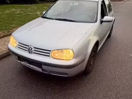 Volkswagen Golf 1.4 75