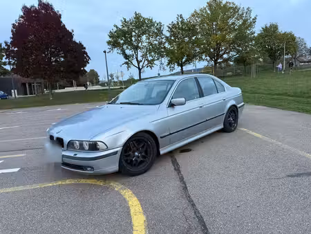 BMW Série 5 540i V8 4.4 286