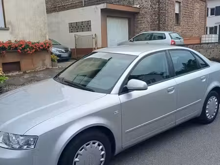 Audi A4 1.6 102