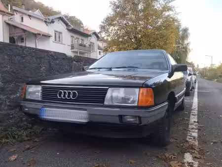 Audi 100 2.3