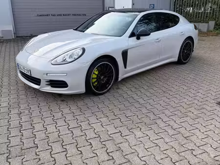 Porsche Panamera S V6 3.0 333