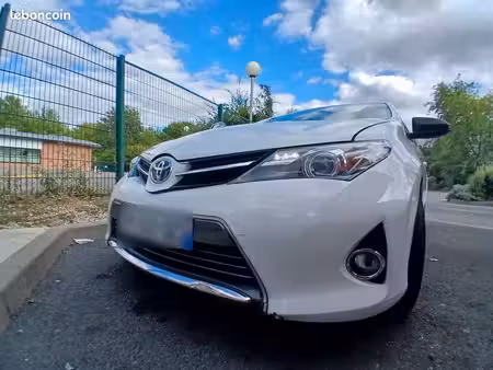 Toyota Auris 1.8 99