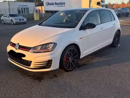 Volkswagen Golf GTI 2.0 TSI 230 Performance
