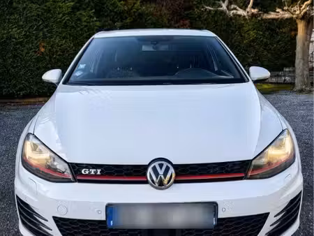 Volkswagen Golf GTI 2.0 TSI 230 Performance