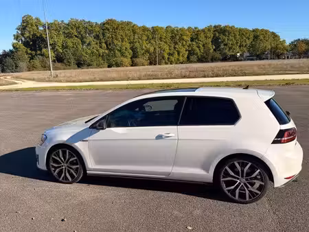 Volkswagen Golf GTI 2.0 TSI 220