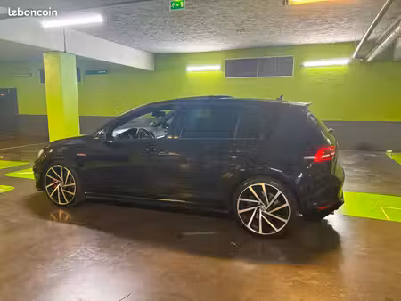 Volkswagen Golf GTI 2.0 TFSI 230