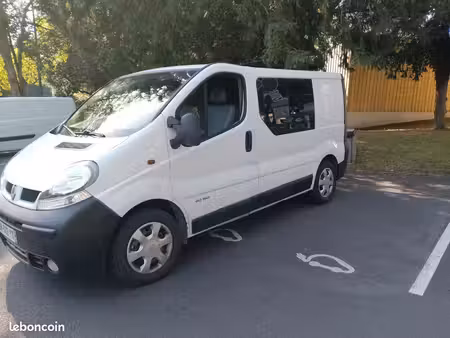 Renault Trafic 2.5 dCi 140