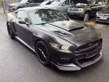 Ford Mustang Fastback V8 5.0