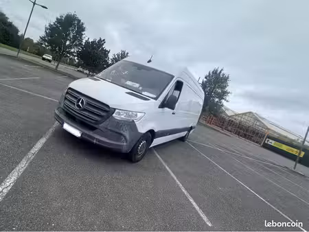Mercedes-Benz Sprinter 143