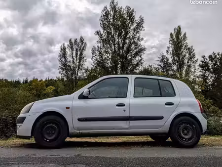 Renault Clio 75