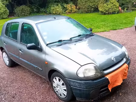 Renault Clio 1.4 75