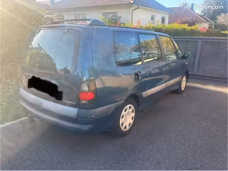 Renault Espace 2.2 110