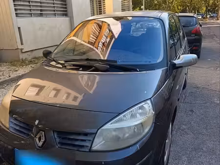 Renault Scénic 1.9 dCi 125