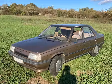 Renault R9 
