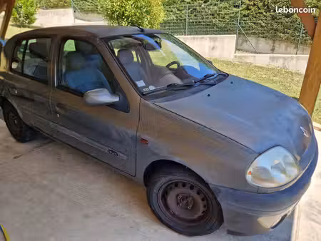 Renault Clio 1.9