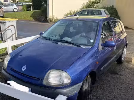 Renault Clio 75