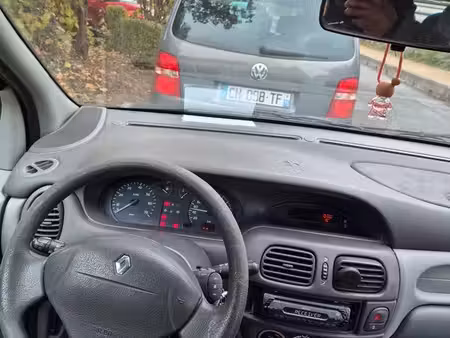 Renault Scénic 1.9 dCi 98