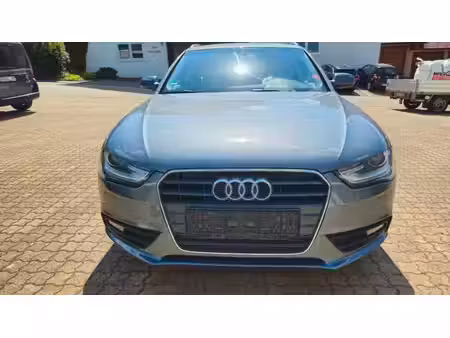 Audi A4 2.0 TDI 143 Attraction