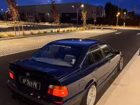 BMW Série 3 325d 2.4 143