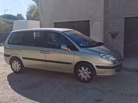 Peugeot 807 2.2 HDi 130