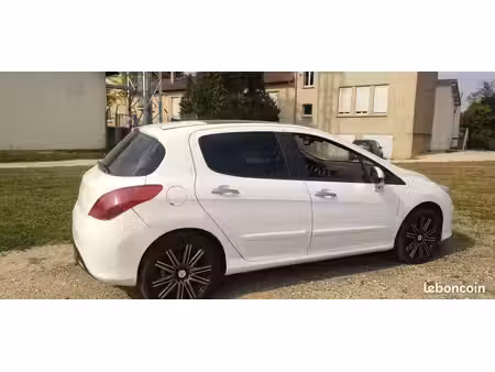 Peugeot 308 2.0 HDi 136