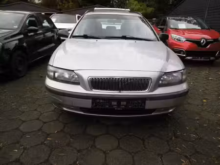 Volvo V70 2.4
