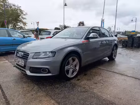Audi A4 2.0 TDI 143 Attraction