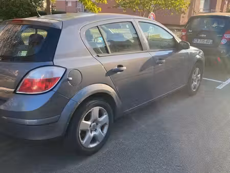 Opel Astra 1.2 90
