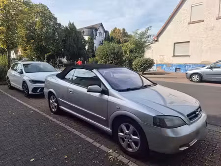 Opel Astra 2.2 147