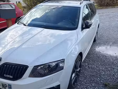 Škoda Octavia RS 2.0 TSI 220