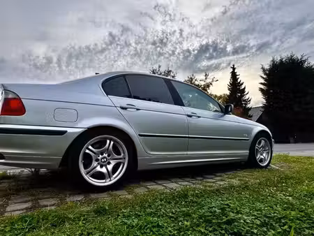 BMW Série 3 330i 170