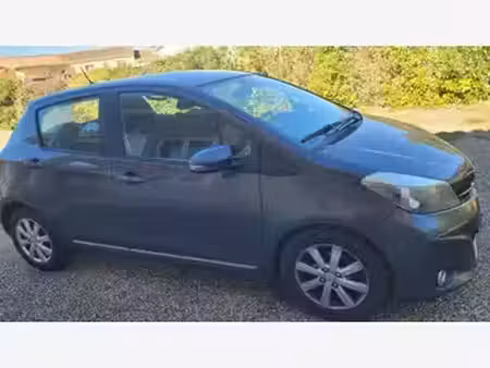 Toyota Yaris 1.4 90 Dynamic